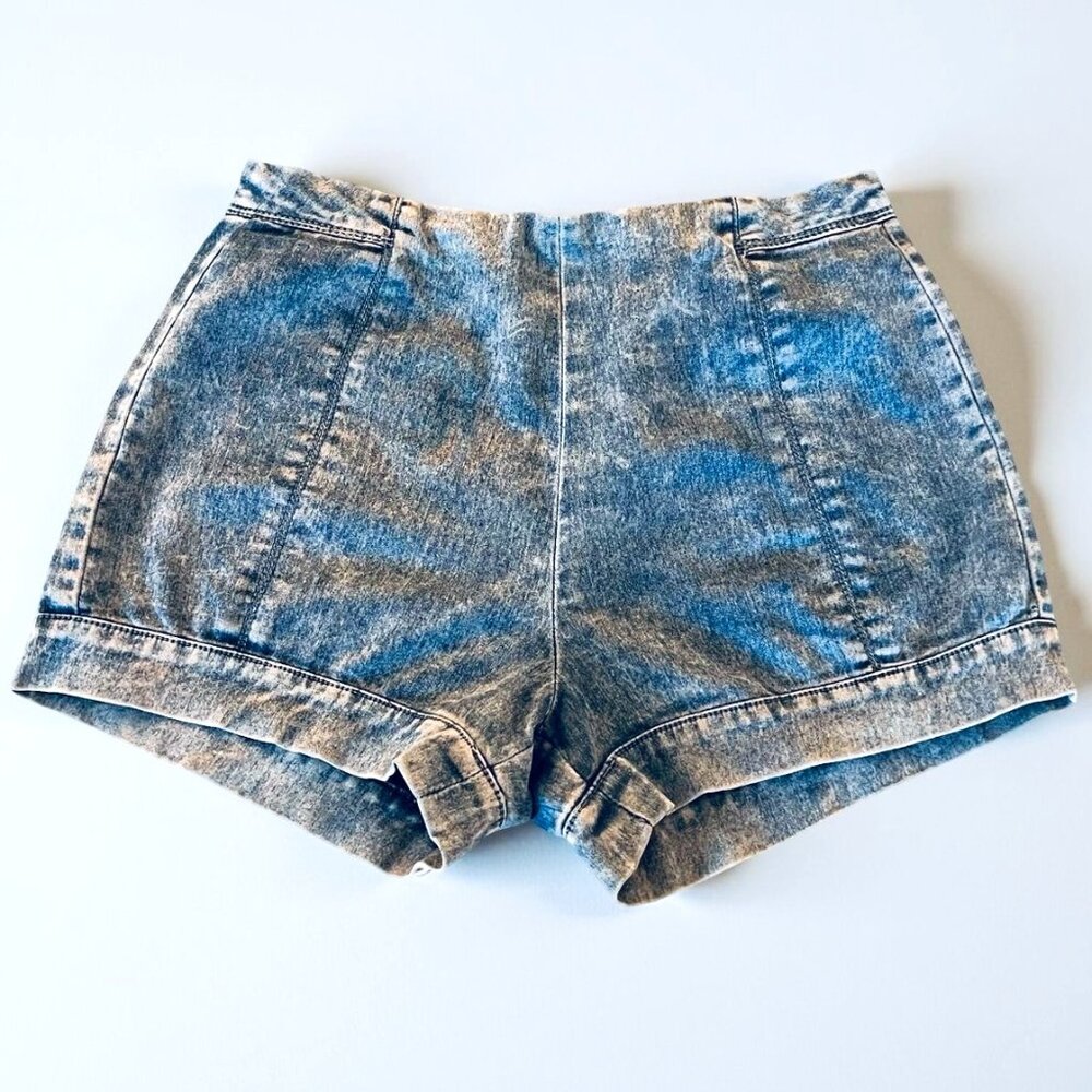 Bullhead Denim Co. High Rise Stretch Mineral Washed Denim Short Short Size 9